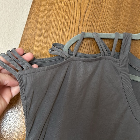 BKE women’s gray ribbed cold shoulder dress or tunic top size medium - Picture 3 of 8